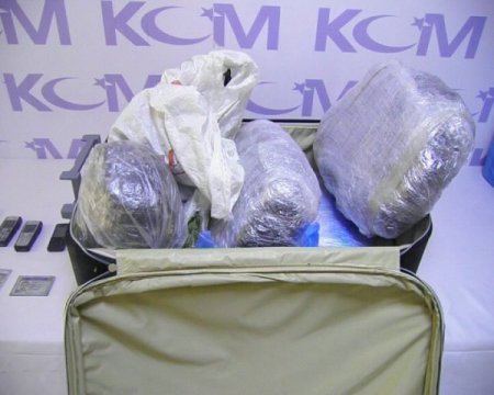 Kızıltepe ilçesinde 11 kilogram esrar ile 2 tabanca ele geçirildi