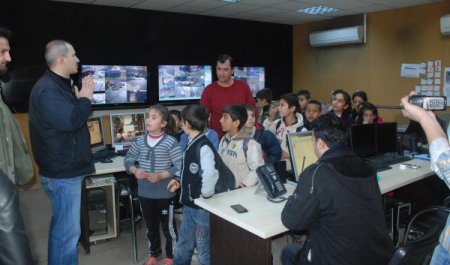 Kızıltepeli çocuklar emniyeti gezdi, polis telsizinden Kürtçe anons yaptı