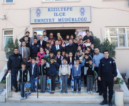 Kızıltepeli çocuklar emniyeti gezdi, polis telsizinden Kürtçe anons yaptı