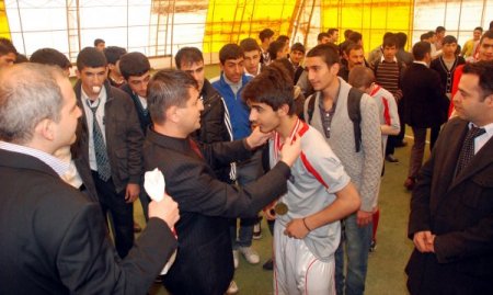 Kızıltepeli gençler emniyetin düzenlediği turnuvalarda ter döktü