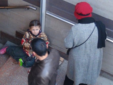 Kızını dilendiren anneye zabıta tepkisi (Özel)