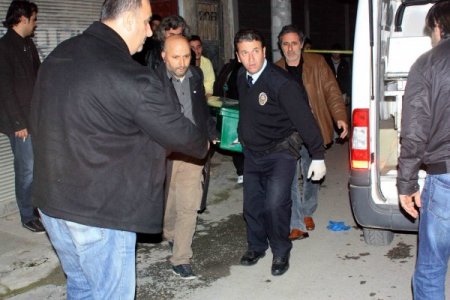 Kızını ve damadını öldürdü, torununu ağır yaraladı