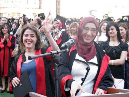 Kızıyla Birlikte Kazandığı Üniversiteyi Birincilikle Bitirdi