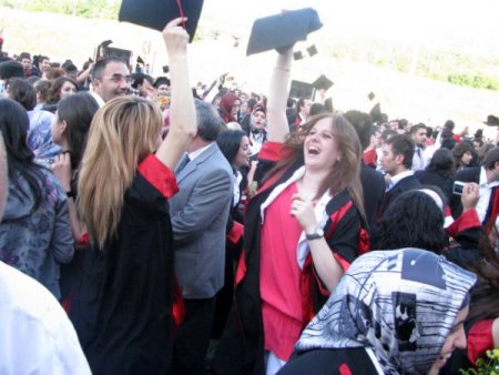 Kızıyla Birlikte Kazandığı Üniversiteyi Birincilikle Bitirdi