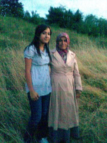Kızlarını Okutmak İçin Villalarda Temizlik Yapıyormuş