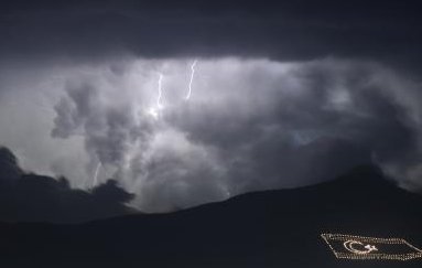 KKTC'de çakan şimşekler 21 Aralık paniği yaşattı