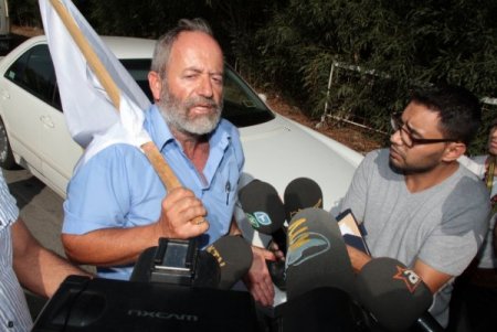 KKTC'de tutuklanan Rum polisler için eylem yapıldı: Sınırdaki geçişler durdu