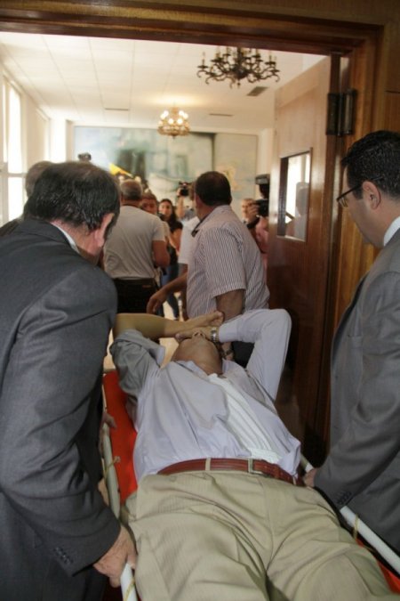 Kktc'li Milletvekili, Meclis Genel Kurulunda Baygınlık Geçirdi