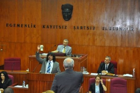 KKTC'li milltvekilinden rüşfet iddiası siyasi kargaşa oluşturdu