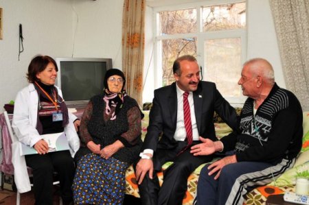 KOAH hastası yaşlı adama Başkan Akgül sahip çıktı
