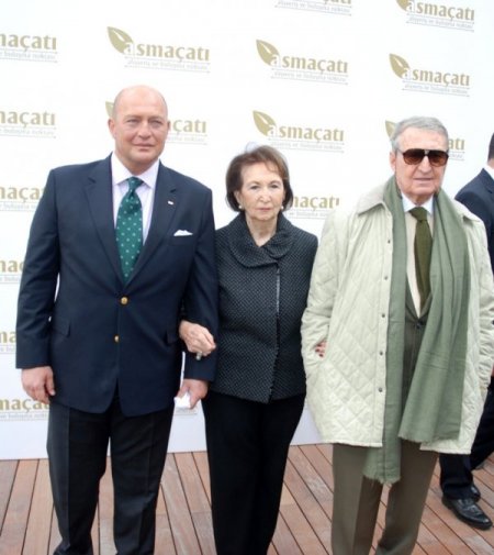 Koç Ailesi İzmir'de Toplu Açılışa Katıldı