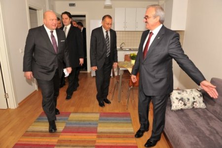 Koç Holding, Van'a 128 öğretmen lojmanı yaptırdı