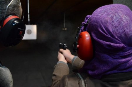 Koca şiddeti gören kadınlar silah poligonunda