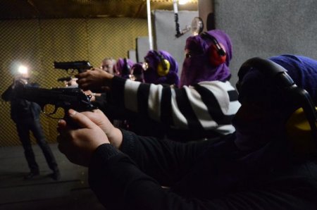 Koca şiddeti gören kadınlar silah poligonunda