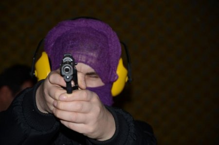 Koca şiddeti gören kadınlar silah poligonunda