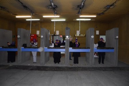 Koca şiddeti gören kadınlar silah poligonunda