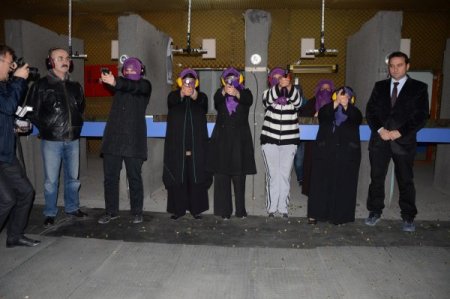 Koca şiddeti gören kadınlar silah poligonunda