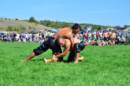 Koca Yusuf’un köyünde ilk kez yağlı güreş şöleni yapıldı