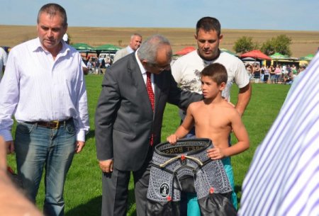 Koca Yusuf’un köyünde ilk kez yağlı güreş şöleni yapıldı