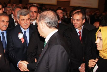 Kocaeli Büyükşehir Belediye Başkanı Karaosmanoğlu, Vuslat Gecesi'ne katıldı