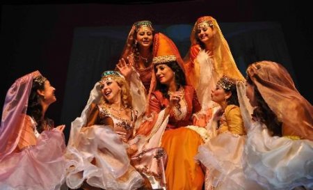 Kocaeli Büyükşehir Tiyatroları Perdelerini Açtı