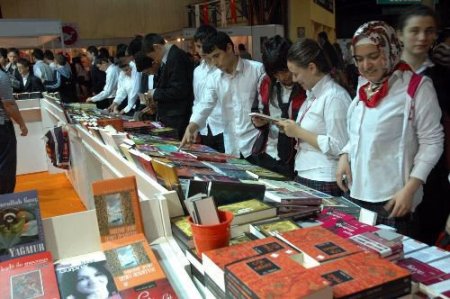 Kocaeli Kitap Fuarı'nı 220 Bin Kişi Ziyaret Etti