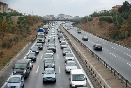 Kocaeli TEM’de bayram trafiği yoğunluğu