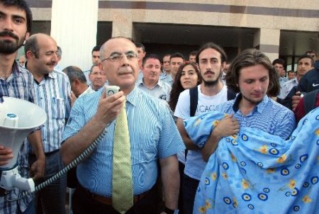 Kocaeli Üniversitesi'nden, eyleme katılan öğrencilere mazeret sınavı hakkı