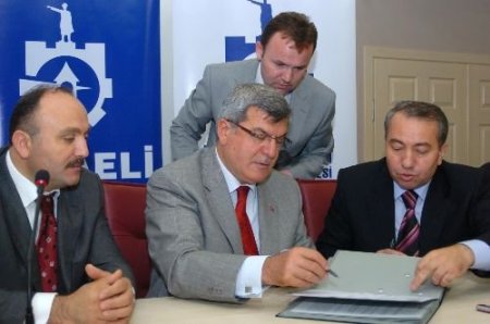 Kocaeli'de 250 İşçi 6 Ay Boyunca Ağaç Dikecek