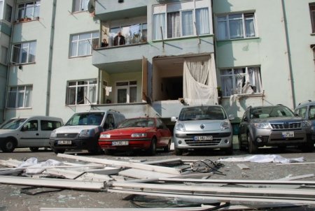 Kocaeli'de Şohben Tüpü Patladı: 2 Yaralı