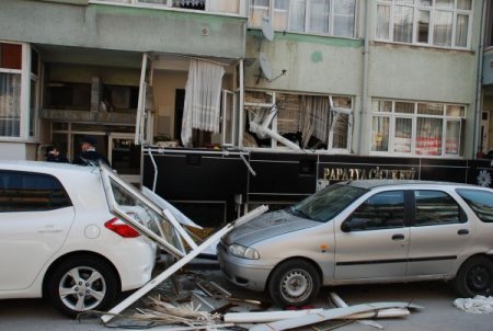 Kocaeli'de Şohben Tüpü Patladı: 2 Yaralı