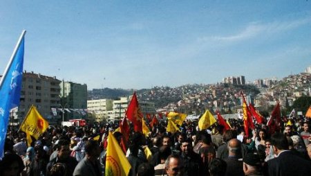 Kocaeli'de Terörist Başı Lehine Slogan Atıldı