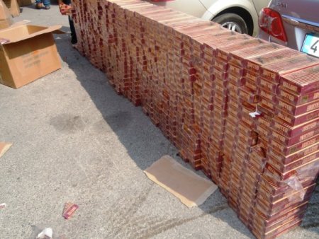 Kocaeli'nde 404 bin 880 paket kaçak sigara ele geçirildi