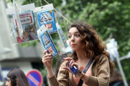 Kocaeli'nde ağaçlar kitap açtı, halk kitapları kapıştı