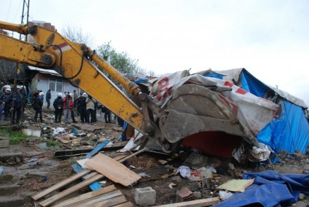 Kocaeli'nde baraka yıkımında gerginlik