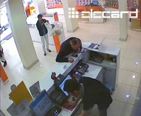 Kocaeli'nde cep telefonu hırsızlığı kameralara yansıdı