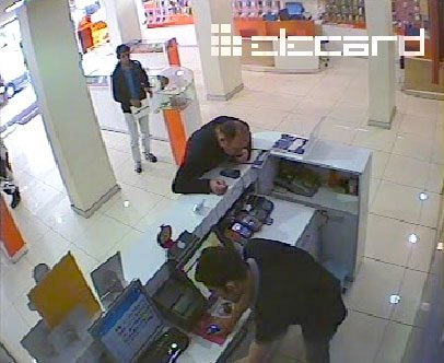 Kocaeli'nde cep telefonu hırsızlığı kameralara yansıdı