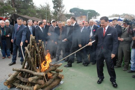 Kocaeli'nde Nevruz kutlamaları renkli görüntülere sahne oldu