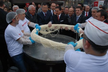 Kocaeli'nde Nevruz kutlamaları renkli görüntülere sahne oldu