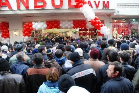 Kocaeli'nde Ucuzluk İzdihamı