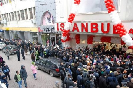 Kocaeli'nde Ucuzluk İzdihamı