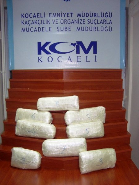 Kocaeli'nde uyuşturucu operasyonu: 3 gözaltı