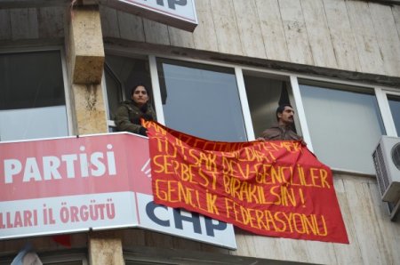 Kocaeli'ndeki eylemciler bu kez de CHP binasında gösteri yaptı