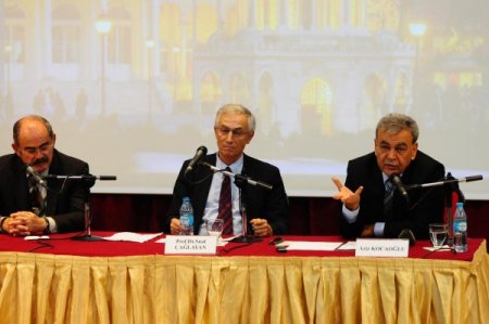 Kocaoğlu: Belediyelerle futbol topu gibi oynamak istiyorlar