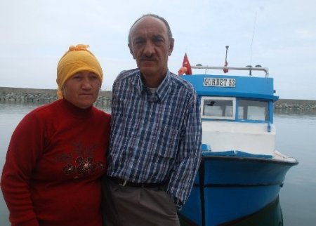 Kocası engelli kadın, balıkçılık yaparak çocuklarını okutuyor