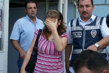 Kocasını Öldürtmek İçin Erkek Arkadaşıyla Tetikçi Tuttu