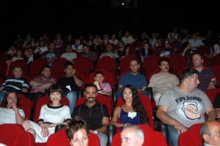 'Koğuş Akademisi' oyuncuları Kütahyalılarla buluştu (Özel)