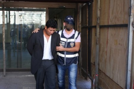 Kokain kuryelerine operasyon polis kamerasında