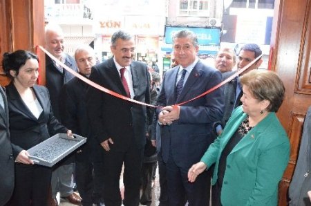 'Köksal Toptan Armağan Eserler Daimi Sergi Salonu' açıldı