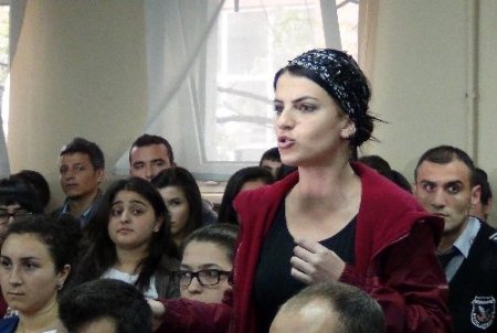 Köksal Toptan'a üniversitede yumurtalı protesto